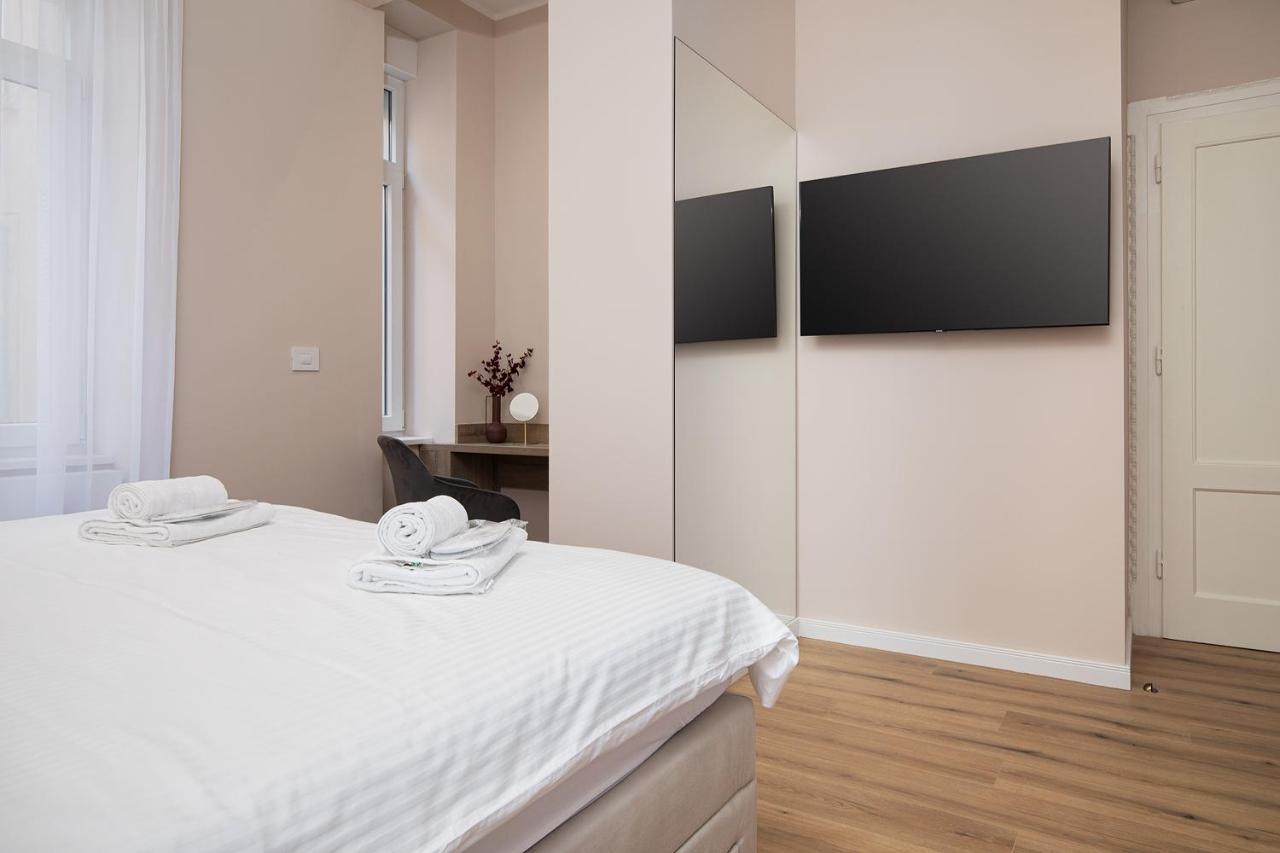 Grand Munz Apartment Пула Екстериор снимка