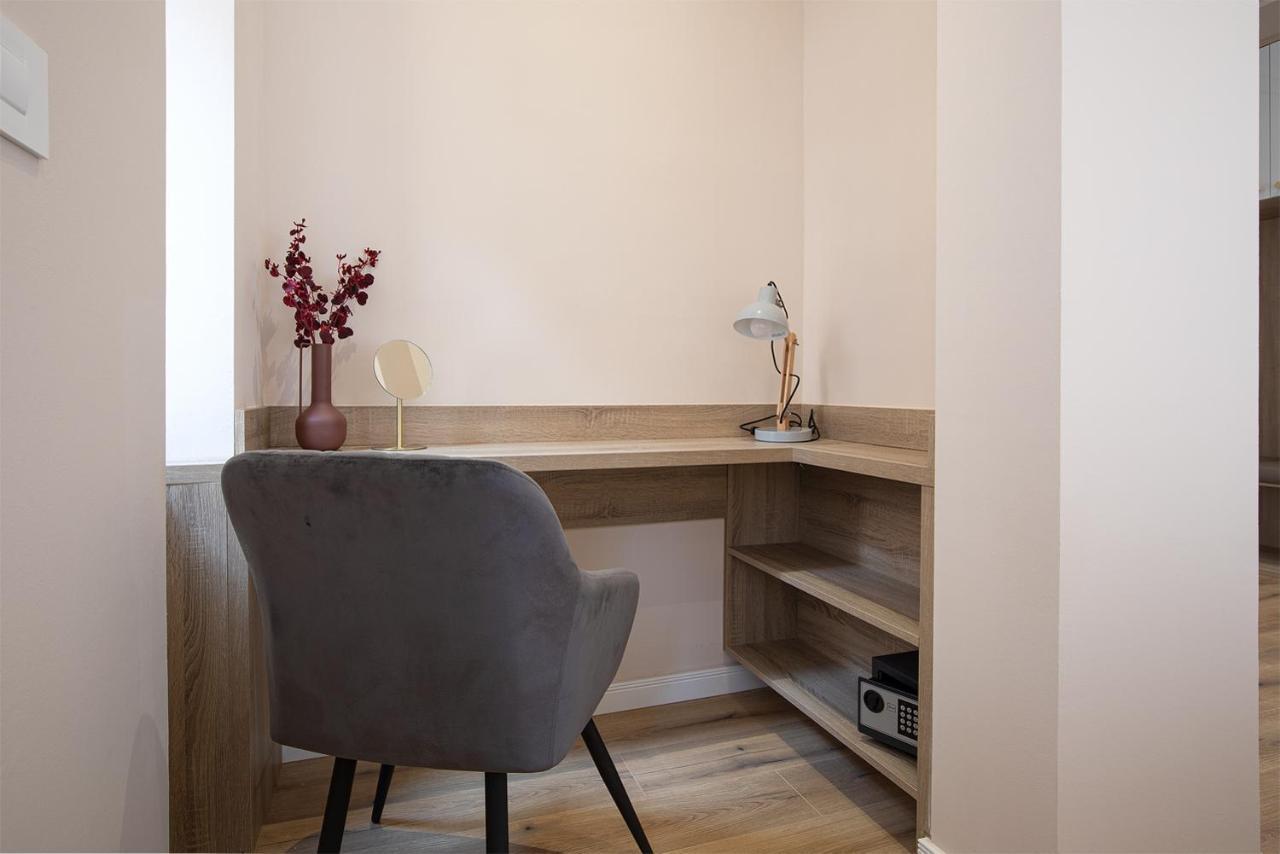 Grand Munz Apartment Пула Екстериор снимка