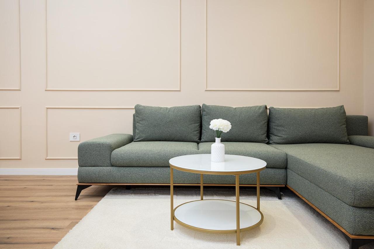 Grand Munz Apartment Пула Екстериор снимка