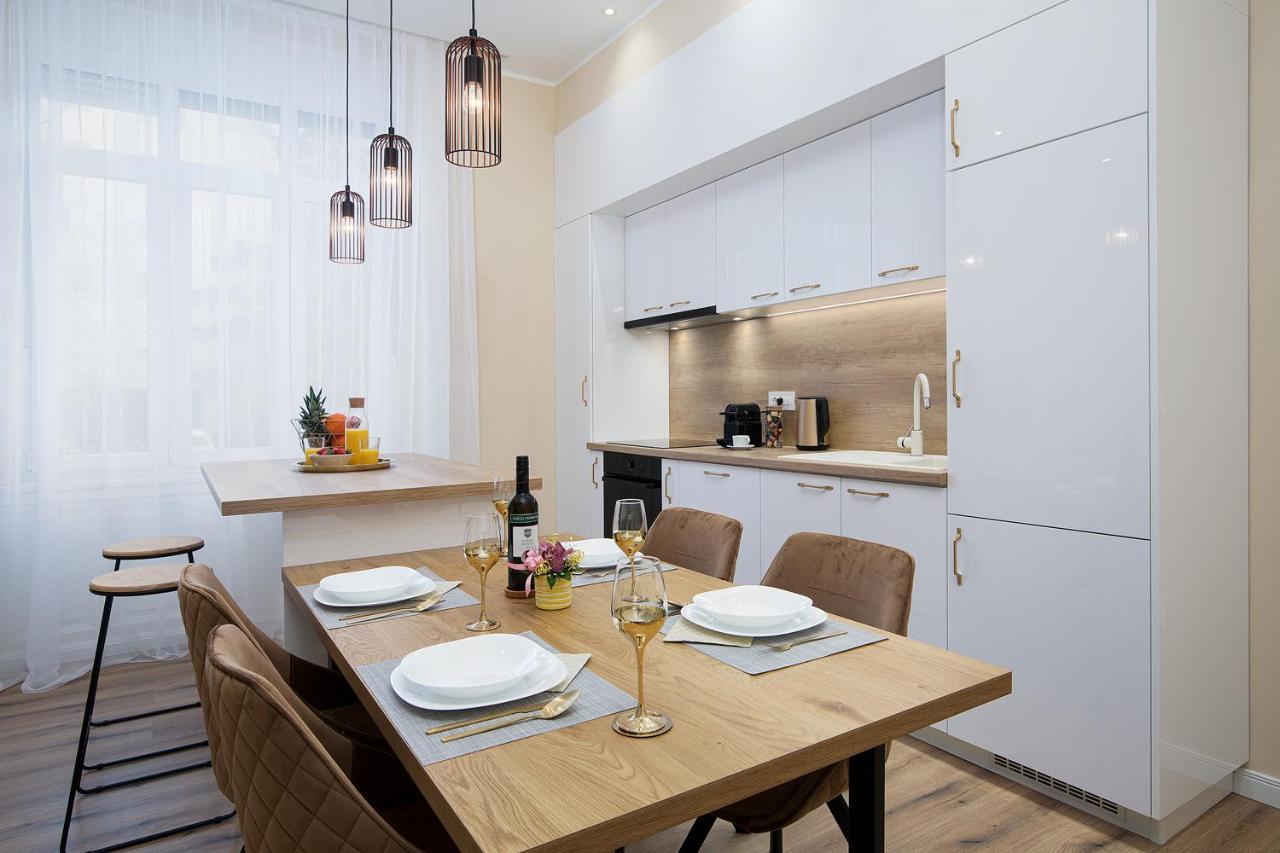 Grand Munz Apartment Пула Екстериор снимка