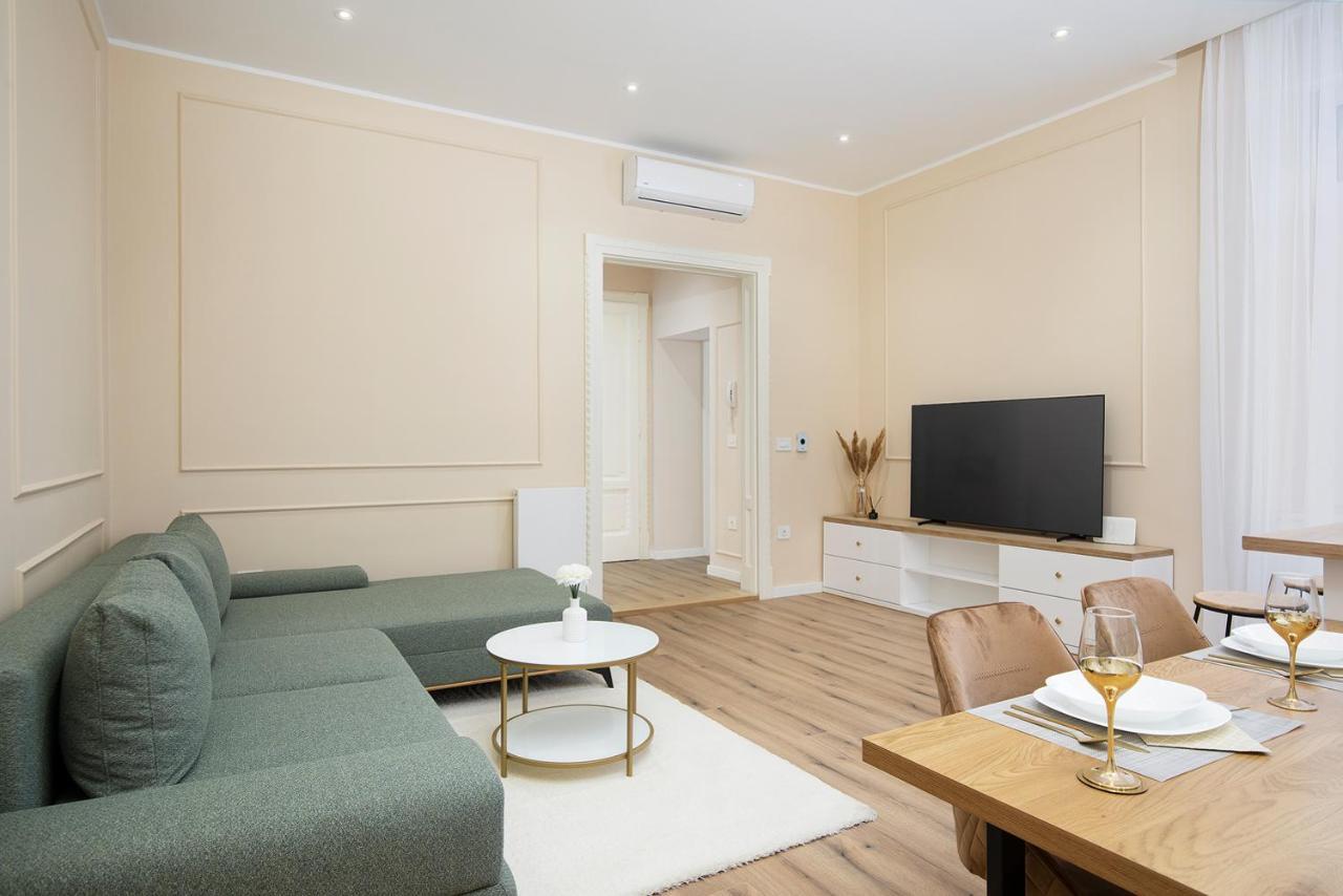 Grand Munz Apartment Пула Екстериор снимка